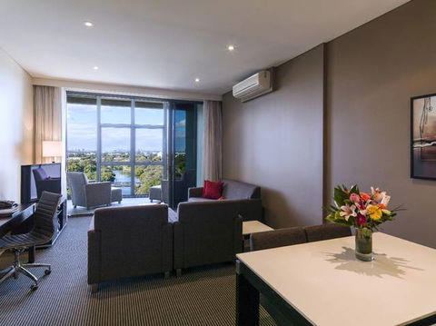 Meriton Serviced Apartments Parramatta - Accommodation in Brisbane 2
