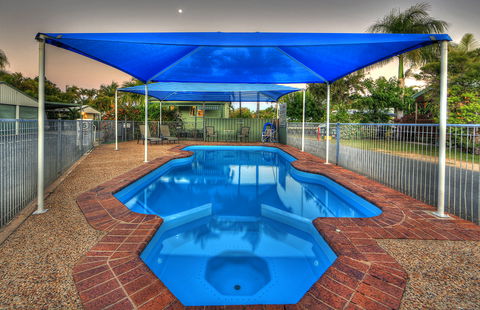 Queens Beach Tourist Village - Accommodation in Brisbane 2