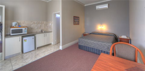 Silver Haven Motor Inn - Accommodation in Brisbane 8