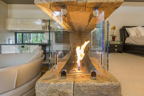 The Feathered Nest - Luxury Wildlife Retreat - Accommodation in Brisbane 3