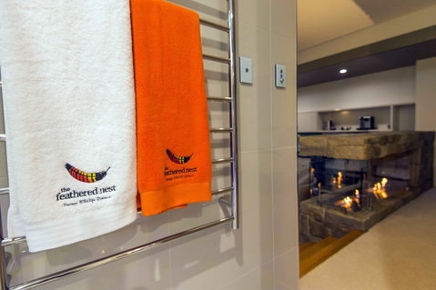 The Feathered Nest - Luxury Wildlife Retreat - Accommodation in Brisbane 5