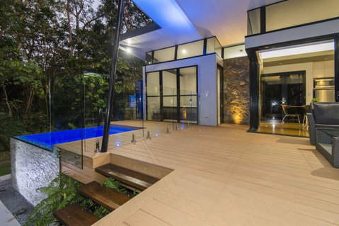 The Feathered Nest - Luxury Wildlife Retreat - Accommodation in Brisbane 9