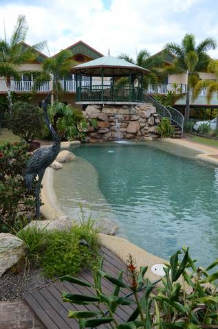 Tinaroo Lake Resort - Holiday Apartments - Accommodation in Brisbane 2