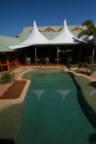 Tinaroo Lake Resort - Holiday Apartments - Accommodation in Brisbane 4