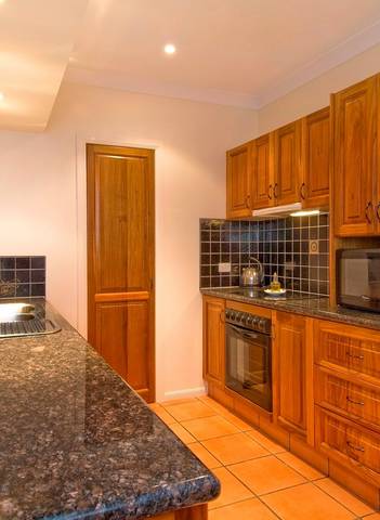 Tinaroo Lake Resort - Holiday Apartments - Accommodation in Brisbane 7