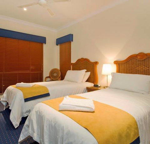 Tinaroo Lake Resort - Holiday Apartments - Accommodation in Brisbane 8