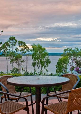 Tinaroo Lake Resort - Holiday Apartments - Accommodation in Brisbane 9