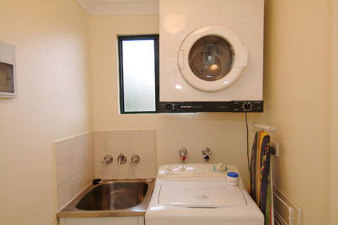 Waterfront Terraces - Accommodation in Brisbane 9