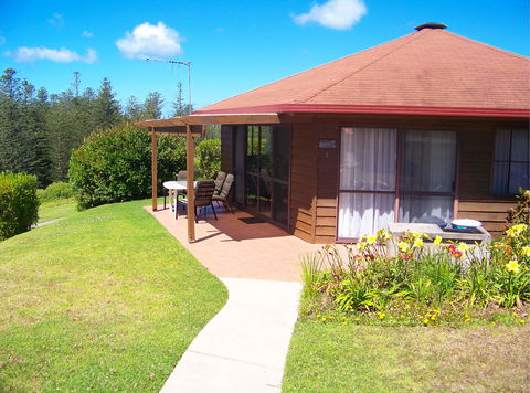 Whispering Pines - Accommodation in Brisbane 1