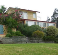 Whitby on Wallis Lakefront Holiday Cottage - Accommodation in Brisbane