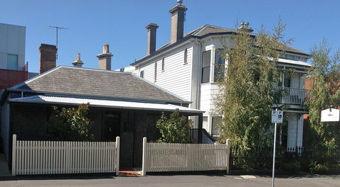 Williamstown Cottages & Apartments - Accommodation in Brisbane 3