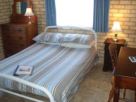 Baywatch Manor Augusta YHA - Accommodation in Brisbane 2