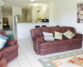 Absolute Beachfront Apartment - Accommodation in Brisbane 3