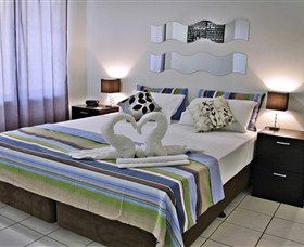Absolute Beachfront Apartment - Accommodation in Brisbane 2