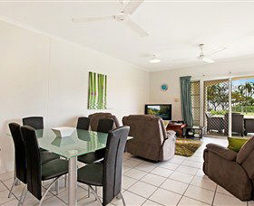 Absolute Beachfront Apartment - Accommodation in Brisbane 6