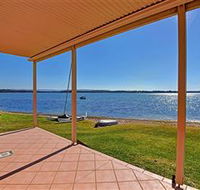 Luxury Waterfront House - Accommodation in Brisbane