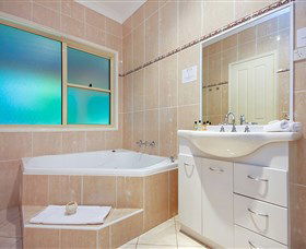 The Acreage Luxury B&B And Guesthouse - Accommodation in Brisbane 2