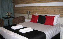 Golden Harvest Motor Inn - Moree - Accommodation in Brisbane 0