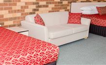 Highway Inn Motel - Hay - Accommodation in Brisbane 2