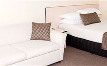 Highway Inn Motel - Hay - Accommodation in Brisbane 1