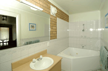 Surf City Motel - Accommodation in Brisbane 2