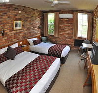 Log Cabin - Accommodation in Brisbane