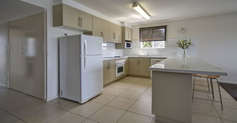 Albacore Luxury Holiday Apartments - Accommodation in Brisbane 2