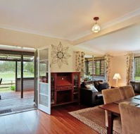 Woollamia Farm Cottage Accommodation - Accommodation in Brisbane