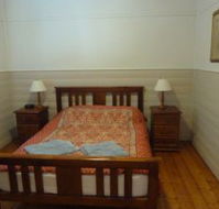 About Town Cottages - Yellow Gum Cottage - Accommodation in Brisbane