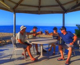 Rollingstone Beach Front Resort - Accommodation in Brisbane 2