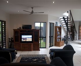 Dolphin Beach House - Accommodation in Brisbane 0