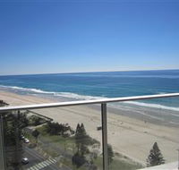 Hi Surf Beachfront Apartments - Accommodation in Brisbane