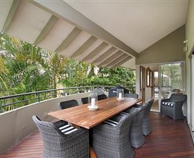 La Casa Sirena At Vogue Holiday Homes - Accommodation in Brisbane 2