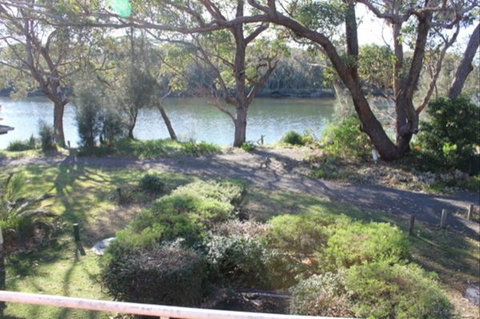 Castaway Holiday Units - Accommodation in Brisbane 0
