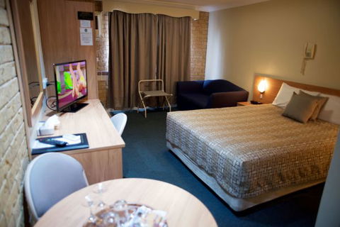 Forest Lodge Motor Inn And Restaurant - Accommodation in Brisbane 3