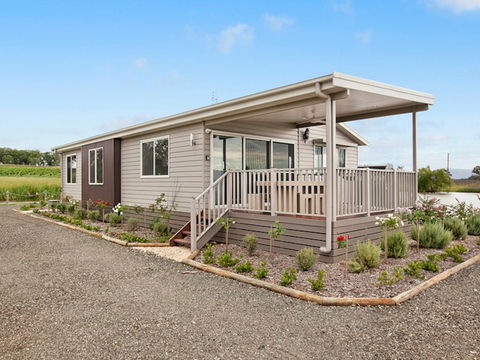 The Lake House: Rothbury - Accommodation in Brisbane 0