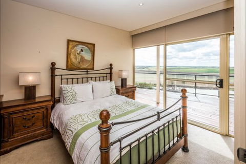 River Shack Rentals - Living The Dream - Accommodation in Brisbane 31