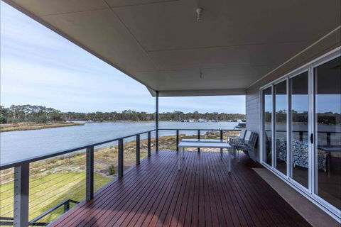 River Shack Rentals - Living The Dream - Accommodation in Brisbane 111