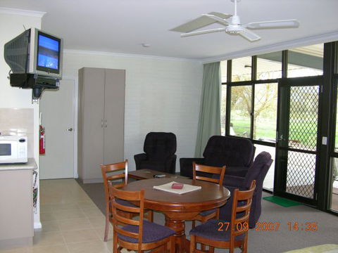 Myrtleford Masonic Units - Accommodation in Brisbane 1