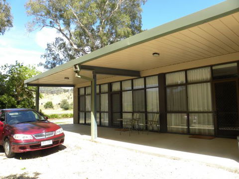Myrtleford Masonic Units - Accommodation in Brisbane 3