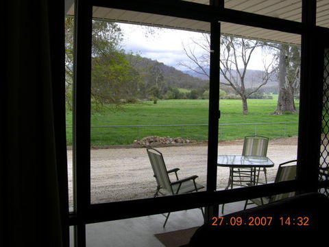 Myrtleford Masonic Units - Accommodation in Brisbane 6