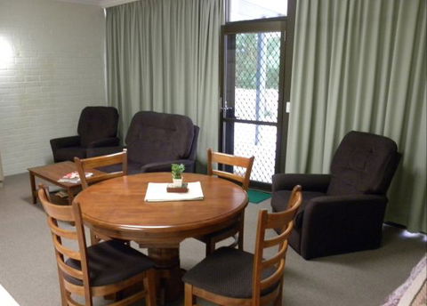 Myrtleford Masonic Units - Accommodation in Brisbane 8