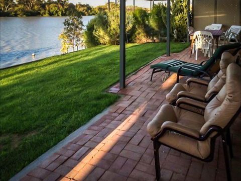 River Shack Rentals - Living The Dream - Accommodation in Brisbane 24
