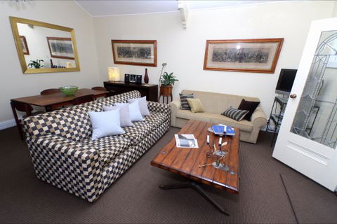Mirkwood Forest Self-Contained Spa Cottages - Accommodation in Brisbane 6