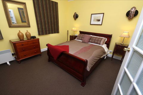 Mirkwood Forest Self-Contained Spa Cottages - Accommodation in Brisbane 8