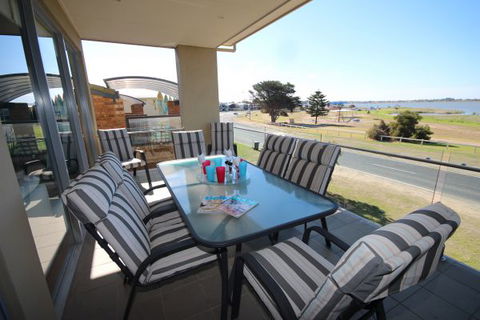 LJ Hooker Goolwa Holiday Rentals - 42 Underwood Avenue, Goolwa Beach - Accommodation in Brisbane 1
