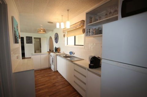 LJ Hooker Goolwa Holiday Rentals - 42 Underwood Avenue, Goolwa Beach - Accommodation in Brisbane 11