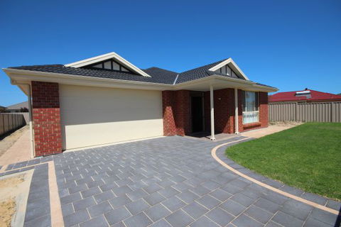LJ Hooker Goolwa Holiday Rentals - 42 Underwood Avenue, Goolwa Beach - Accommodation in Brisbane 16