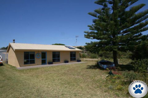 LJ Hooker Goolwa Holiday Rentals - 15 Eaton Avenue, Goolwa Beach - Accommodation in Brisbane 0