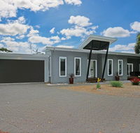 Poolside - Accommodation in Brisbane